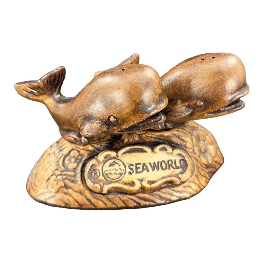 Vintage Whale SeaWorld Set Salt Pepper‎ Shakers Treasure Craft Made USA Ceramic